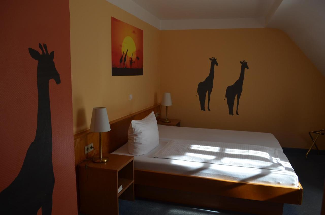 Hotel Zum Goldenen Mann Rastatt Exteriör bild