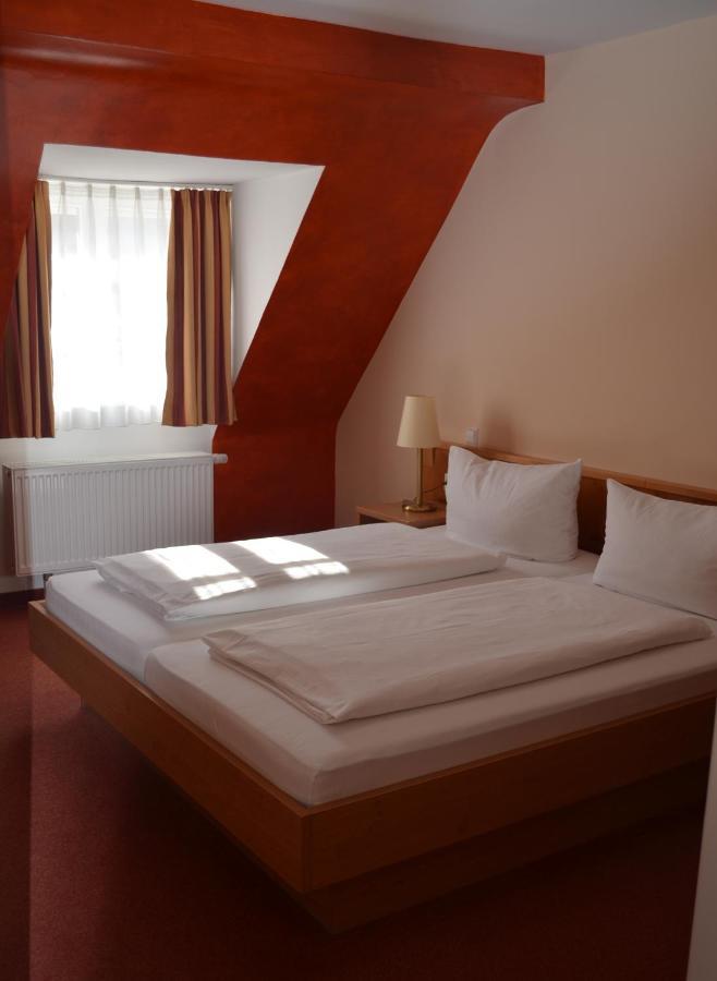 Hotel Zum Goldenen Mann Rastatt Exteriör bild